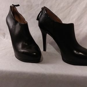 Gently used Nine West black shoes